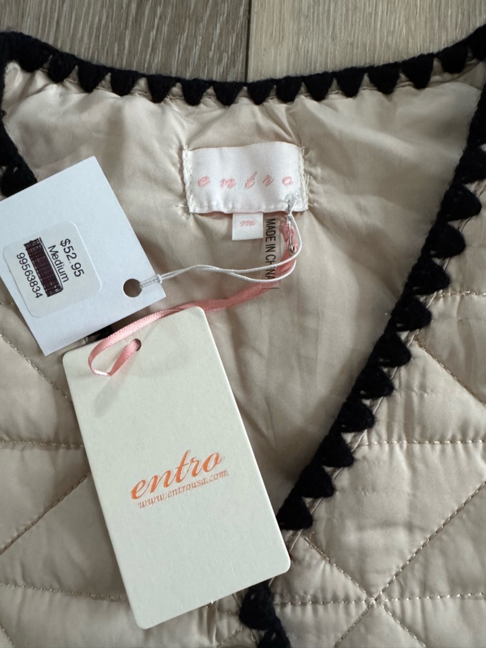 entro Ivory Quilted Vest with Black Trim - Picture 3 of 3